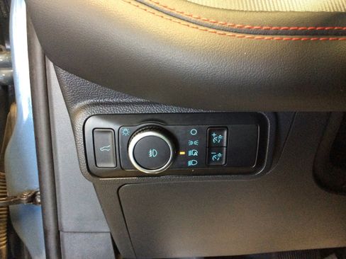 Used 2025 Ford Explorer ST-Line image 19