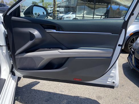 Used 2021 Toyota Camry SE FWD image 24