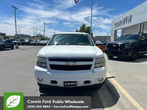 Used 2009 Chevrolet Suburban LT AWD/4WD image 2