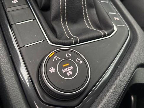 Certified 2024 Volkswagen Tiguan SE R-Line AWD/4WD image 22