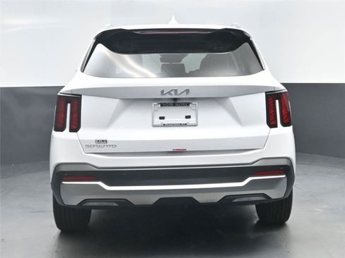 Used 2025 Kia Sorento S w/ Panoramic Sunroof Package image 12