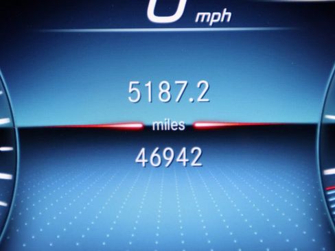 Used 2022 Mercedes-Benz E 350 Sedan image 16