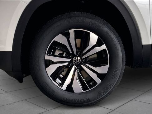 New 2026 Volkswagen Atlas SE FWD image 11