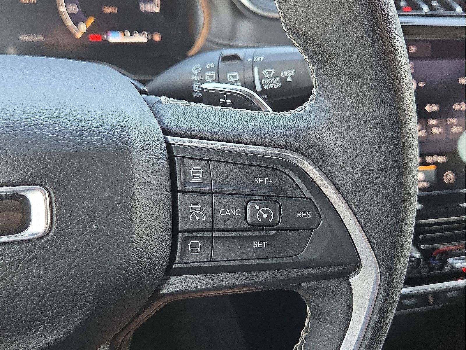 Used 2024 Jeep Grand Cherokee Laredo X RWD image 18
