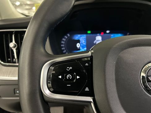 Certified 2025 Volvo XC60 B5 Plus AWD/4WD image 13
