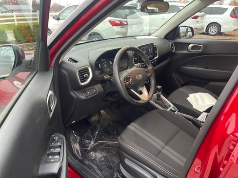 Used 2024 Hyundai Venue SEL image 7