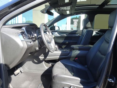 Used 2024 Cadillac XT5 Premium Luxury w/ LPO, Floor Liner Package AWD/4WD image 8