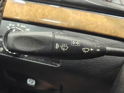 Used 2009 Mercedes-Benz E 350 4MATIC Sedan image 32