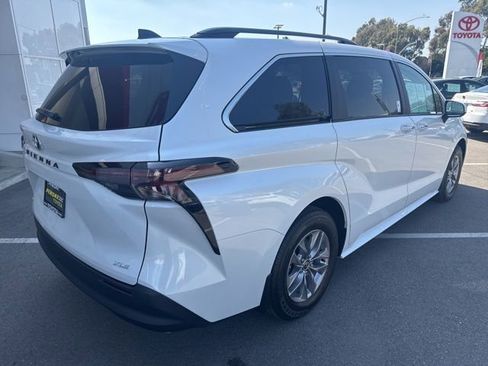 Certified 2026 Toyota Sienna XLE FWD image 6