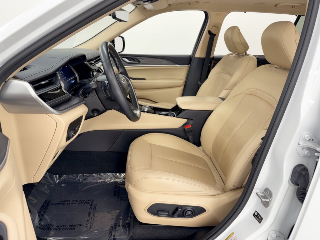 Used 2022 Jeep Grand Cherokee L Limited w/ Luxury Tech Group II RWD image 4