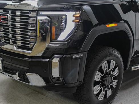 Certified 2024 GMC Sierra 3500 Denali w/ Technology Package AWD/4WD image 5