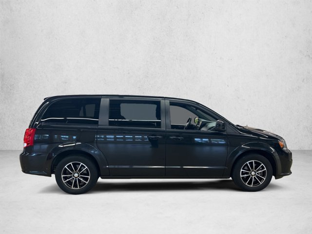 Used 2018 Dodge Grand Caravan SE FWD image 4