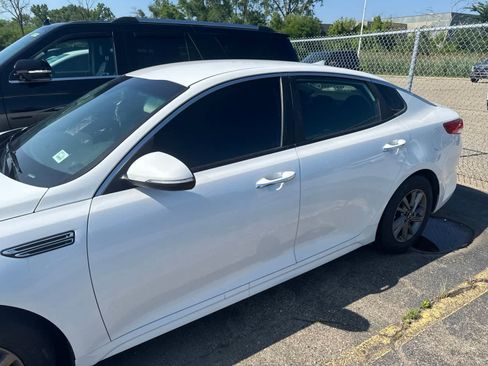 Used 2020 Kia Optima LX FWD image 18