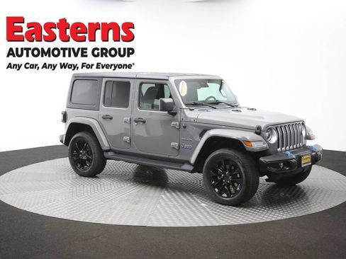 Used 2022 Jeep Wrangler Unlimited Sahara w/ Cold Weather Group AWD/4WD image 47