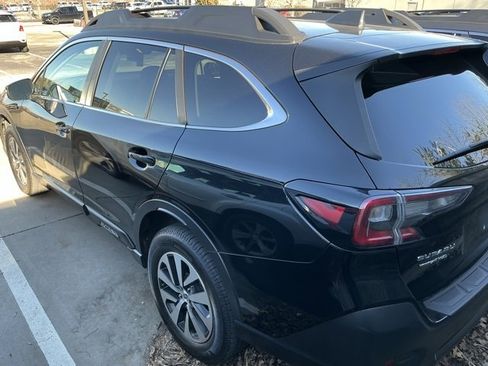 Certified 2021 Subaru Outback Premium image 6