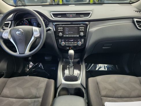 Used 2016 Nissan Rogue SV AWD/4WD image 9