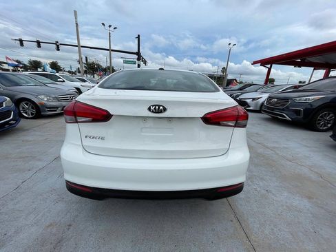 Used 2018 Kia Forte LX FWD image 4