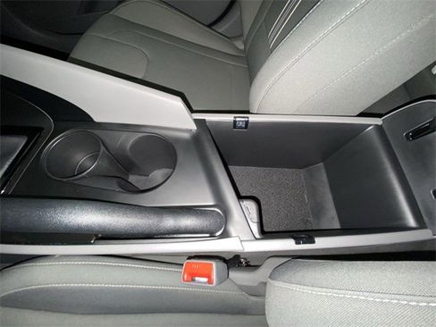 Used 2025 Hyundai Elantra Sport image 20