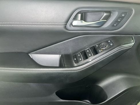 Used 2023 Nissan Rogue SL image 13