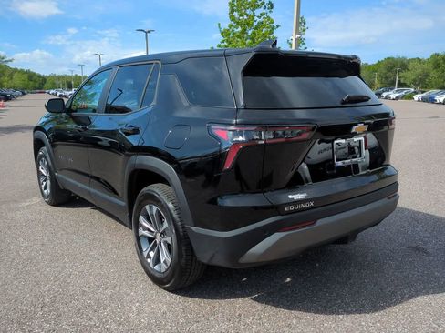 Used 2026 Chevrolet Equinox LT FWD image 4