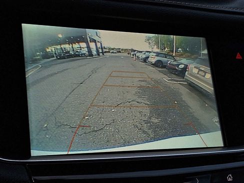 Used 2018 Cadillac XT5 AWD image 10