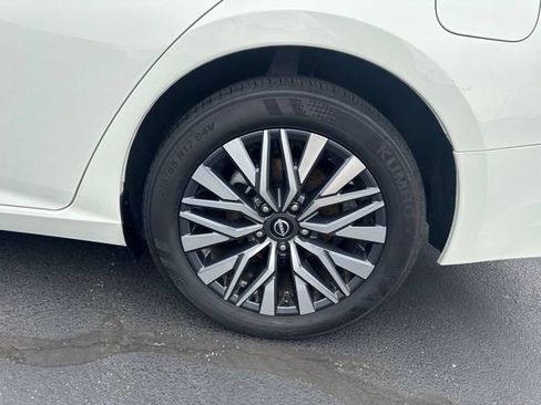 Used 2025 Nissan Altima 2.5 SV FWD image 23