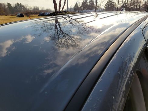 Used 2023 Chrysler Pacifica Touring-L FWD image 17