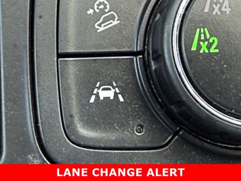 Used 2024 GMC Terrain SLT w/ Infotainment Package II AWD/4WD image 28