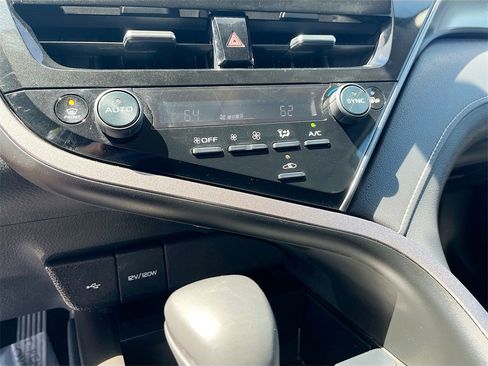 Used 2024 Toyota Camry XSE image 15