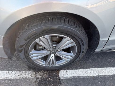 Used 2019 Acura MDX SH-AWD image 3