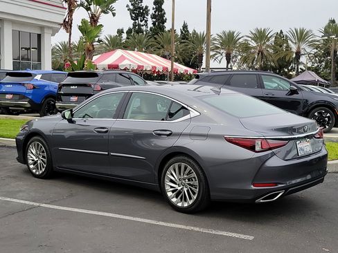 Used 2020 Lexus ES 350 w/ Accessory Package 2 FWD image 3