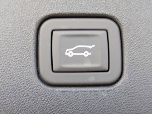 New 2026 Cadillac Optiq Luxury 2 image 13