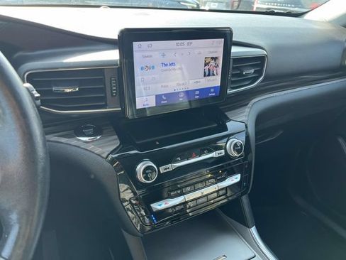 Certified 2022 Ford Explorer Limited RWD image 24