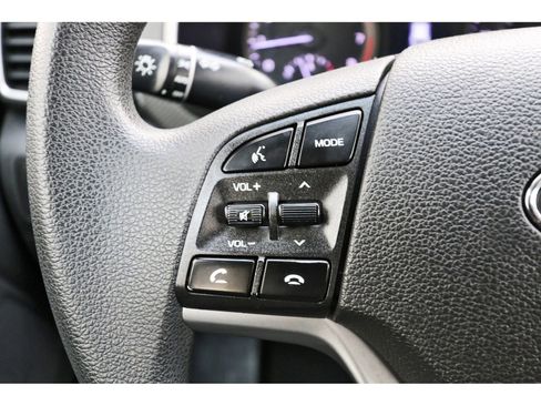 Used 2019 Hyundai Tucson SE image 18