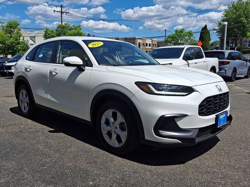 Used 2023 Honda HR-V LX image 3