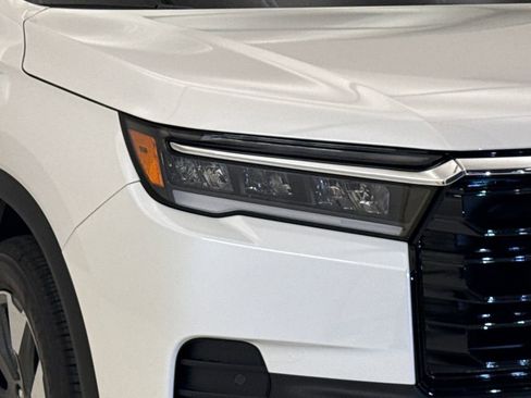 New 2026 Honda Pilot Touring image 5