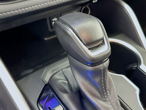 Used 2024 Toyota Highlander LE image 21