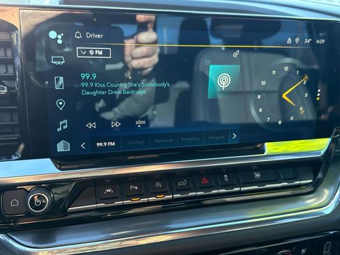 Used 2023 Chevrolet Silverado 1500 High Country w/ Technology Package image 16