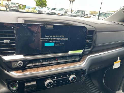 New 2025 Chevrolet Silverado 2500 LT w/ Z71 Off-Road Package image 15