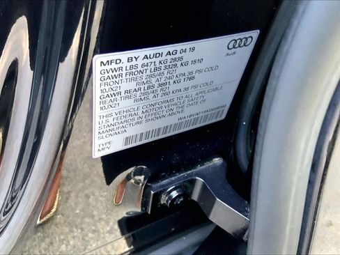 Used 2019 Audi Q8 Premium Plus w/ Premium Plus AWD/4WD image 31