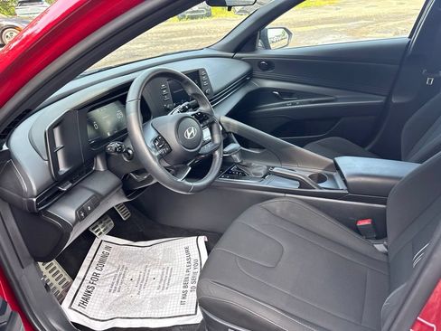 Certified 2025 Hyundai Elantra Sport w/ Cargo Package FWD image 9