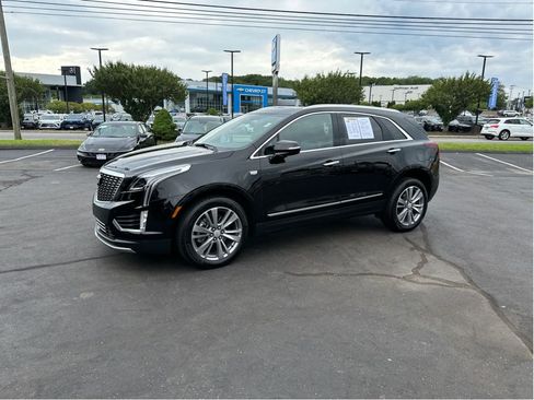 Certified 2025 Cadillac XT5 Premium Luxury AWD/4WD image 1