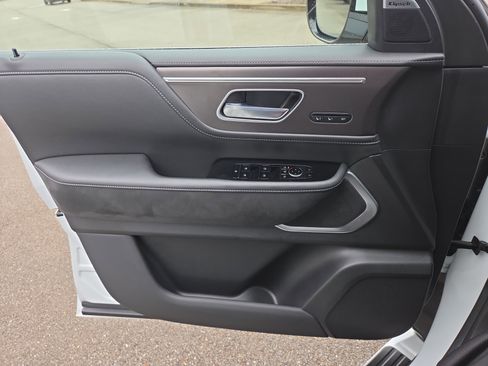 Used 2026 INFINITI QX80 Luxe w/ Cargo Package image 16