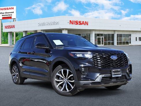 Used 2025 Ford Explorer ST-Line image 1