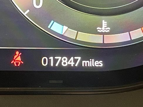 Used 2023 Land Rover Range Rover Sport SE image 19