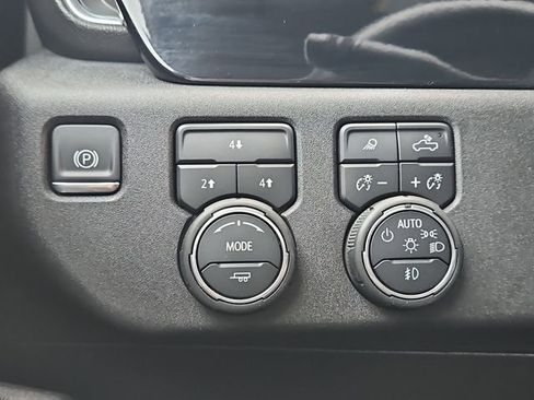 Used 2025 Chevrolet Silverado 2500 LT w/ Safety Package image 23