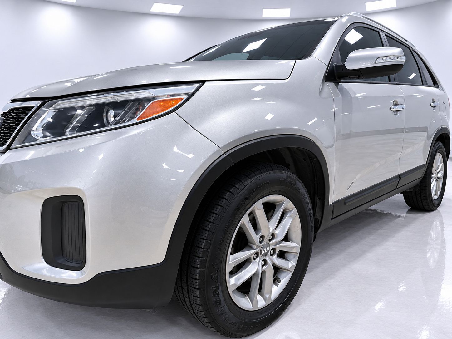 Used 2015 Kia Sorento LX AWD/4WD image 2