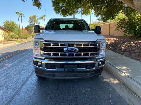Used 2025 Ford F250 XLT w/ FX4 Off-Road Package AWD/4WD image 3