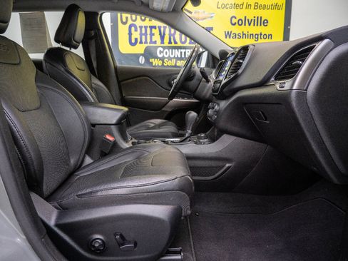 Used 2019 Jeep Cherokee Limited image 21