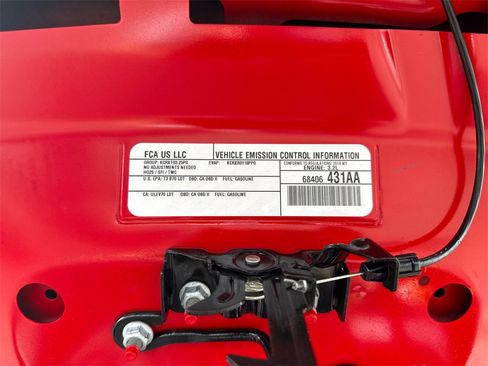 Used 2019 Jeep Cherokee Trailhawk image 9